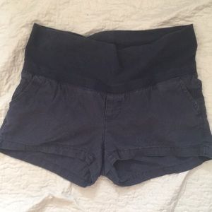 Old navy maternity shorts small